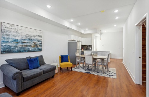 North Philadelphia Apartment | Newly Renovated Bi-level Duplex with Roof Deck