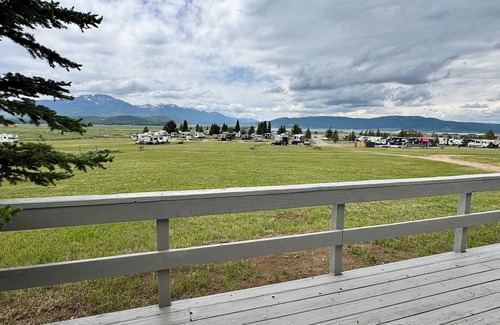 Island Park Cabin | Newly renovated Blue Spruce Cabin – Island Park Getaway Close to Yellowstone NP!