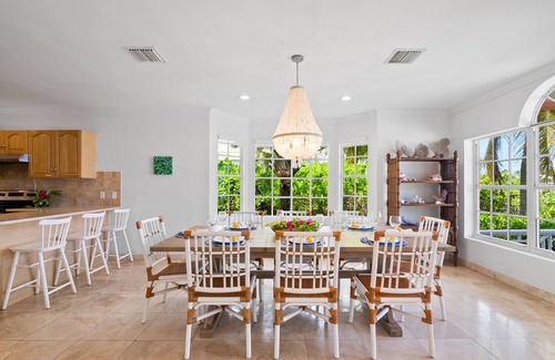George Town House | NEWLY RENOVATED! OCEANFRONT 3 bed/3 bath w/dock rental Feb Pt Exuma Bahamas