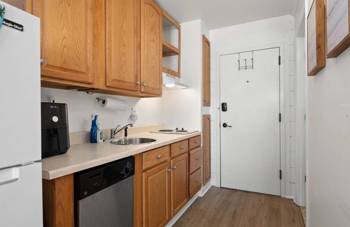 Ocean City Apartment | Newly Renovated Budget Friendly Oceanfront Studio