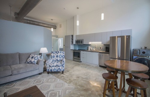 Civil Rights Historic District Apartment | Newly renovated chic apartment within steps of Birmingham’s best attractions