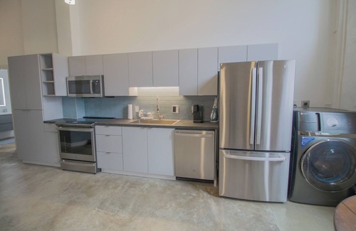 Civil Rights Historic District Apartment | Newly renovated chic apartment within steps of Birmingham’s best attractions