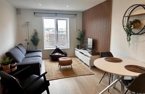City Centre Dublin Apartment | Newly Renovated Christchurch 1BD Roof Garden