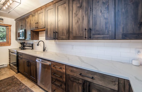 Historic District Condo | Newly Renovated Condo - One Block to Main Street, Ski-In, & Hot Tubs!