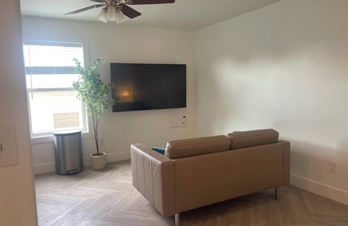 Downtown Omaha Apartment | Newly Renovated Custom Modern Downtown Apartment
