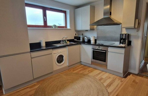 Dublin Apartment | Newly Renovated D4 2BD @ The Aviva & Docklands