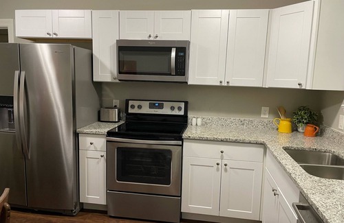 Northern Inglewood House | Newly renovated Duplex in a quiet neighborhood. Close to the heart of Nashville!