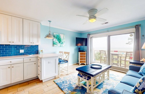 North Forest Beach Condo | Newly-renovated getaway in North Forest beach w/oceanfront views