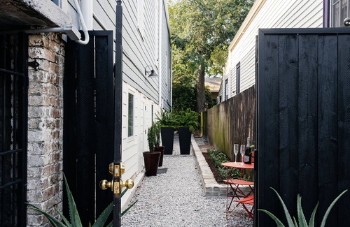 East Riverside House | Newly renovated historic garden level apartment