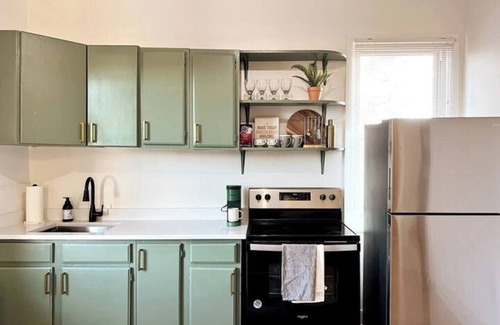 Hampton House | Newly Renovated, Historic 4-Bdrm Home by the Beachnn