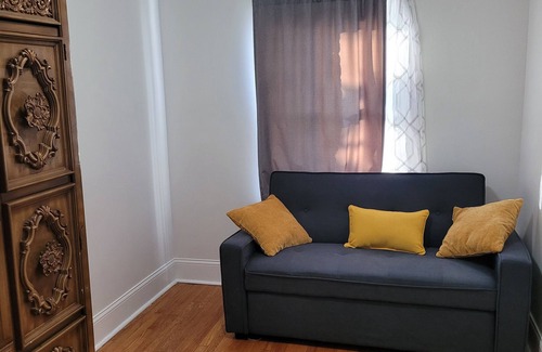 Queens House | Newly Renovated Home away from Home