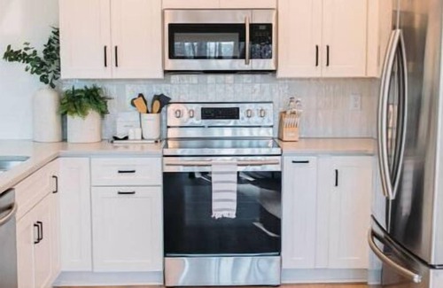 Apex House | Newly renovated modern & spacious home complete with a private pool!