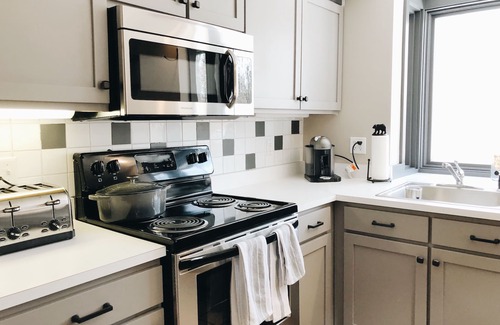 Stratton Mountain House | Newly Renovated! North Brookwood Area 1 Minute To Stratton 4 Bedrooms