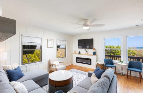 South Nags Head House | Newly Renovated Oceanfront Cottage