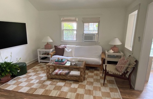 Avon Cottage | Newly Renovated Private Cottage in the heart of Bay Head
