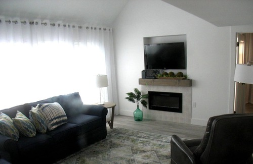 Holiday Isle Villa | Newly Renovated Sandpiper Cove unit 3