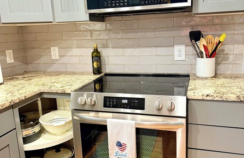 Wedowee House | Newly Renovated- Scenic Stays-Lake Front, Fire Pit, Private Dock. Sleeps 8