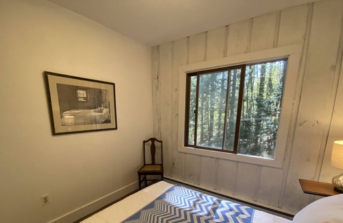 West Bridgton Ski Chalet | Newly Renovated Ski Chalet on Pleasant Mtn w/ Private Association Beach!