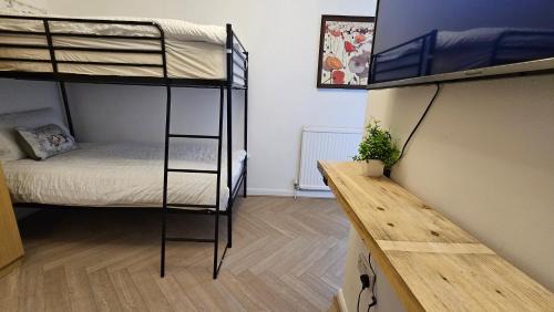 Camberwell Apartment | Newly renovated Studios & Ensuite Rooms! - Camberwell
