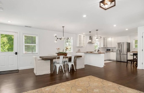 Royal Oak Cottage | Newly Renovated Summer Paradise-Pool-Tennis-Garden Retreat