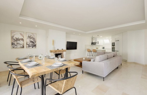 Marbella Ski Chalet | Newly renovated townhouse close to the beach in Marbella East