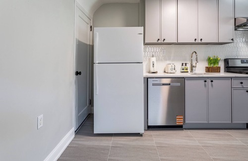 Kew Gardens Hills House | Newly renovated townhome with AC in Queens