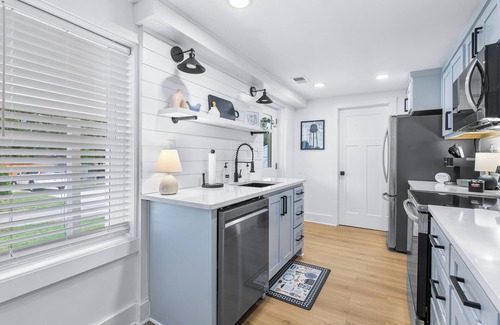 Flowery Branch House | Newly renovated 2 bedroom/2 bath home in downtown Flowery Branch!