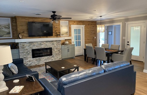 Fredericksburg House | Newly Renovated Ranch House with Open Concept