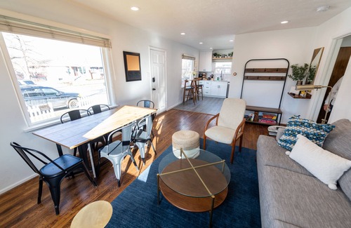 Liberty Wells House | Newly Renovated 4 BR Home with Parking and 2 King Beds