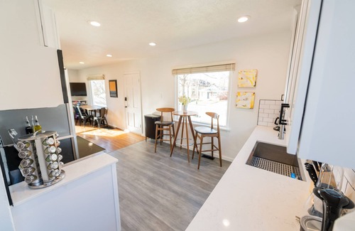 Liberty Wells House | Newly Renovated 4 BR Home with Parking and 2 King Beds