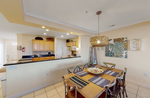 Sandbridge Condo | Newly renovated condo in oceanfront building with pool & outdoor showers