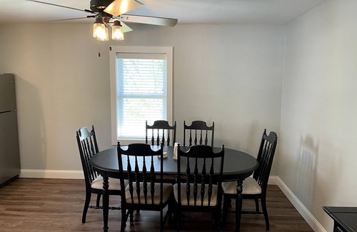 Hermann House | Newly Renovated "Wine Cork Escape"!
