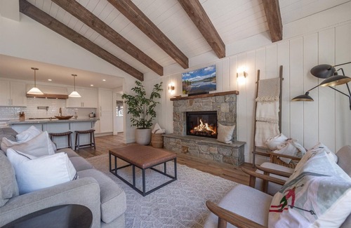 Lake Forest House | NEWLY Renting! Tahoe City Modern Retreat