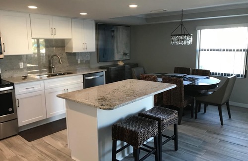 Indian Shores Condo | Newly Updated - Cool Beach Vibe