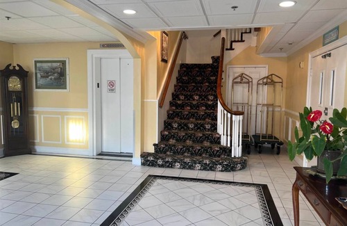 North End Condo | Newly Updated Ocean Block Rental