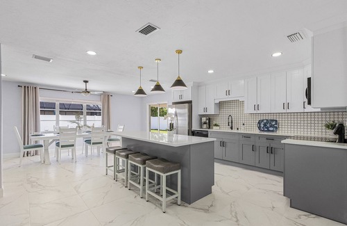 Yacht Club House | Newly Updated Yacht Club Home, 3 Bedroom/3 Bath/Pool/Close to Beach
