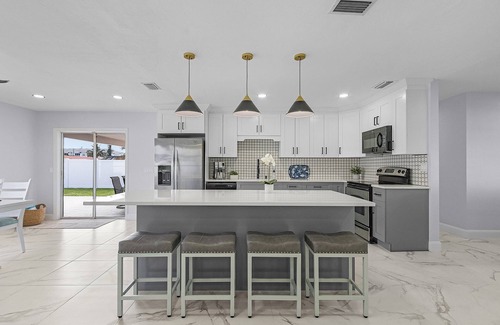 Yacht Club House | Newly Updated Yacht Club Home, 3 Bedroom/3 Bath/Pool/Close to Beach