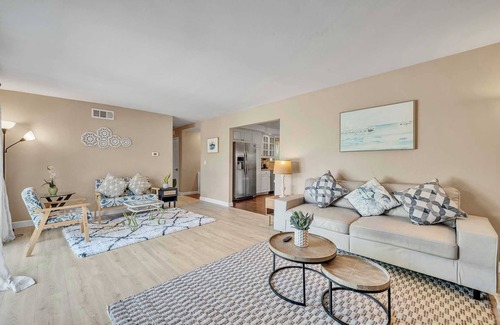 Huntington Beach House | Newman Coastal Retreat #42249
