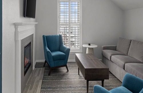 Yachting Village Resort | Newport Harbor Escape: Spacious 2BR Suite at Wyndham Onshore