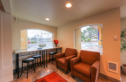 Newport Hotel | Newport Inn By OYO - Hwy 101