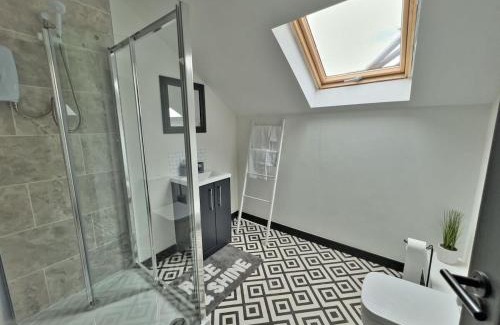 Royal Tunbridge Wells Apartment | Newton's Suite