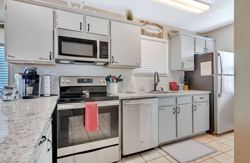 Indian Point Condo | Next to SDC, walk to Table Rock Lake