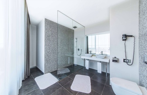 Ruzinov Hotel | NH Bratislava Gate One