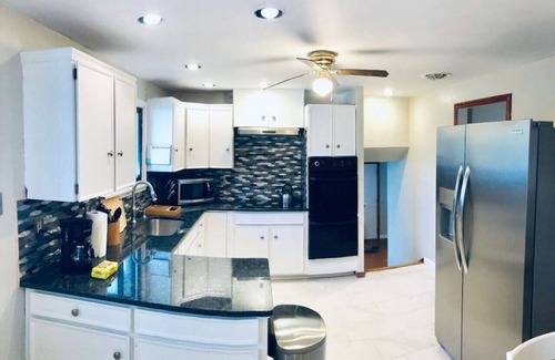 Niagara Falls House | ♥ Niagara Falls: Quiet Neighborhood ♥ A/C, Parking