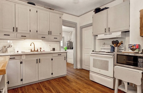 Central Colorado Springs House | Nice 2-bedroom house in Colorado Springs