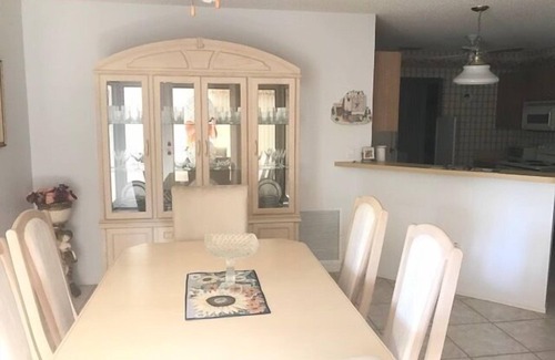 The Villages Villa | NICE 2 BEDROOM VILLA CLOSE TO SHOPPING DINING & MORE LOCATED THE VILLAGES FL