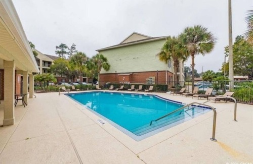 Gainesville Condo | Nice 3-bedroom condo with WiFi, AC Next to UF & Shands Hospital, Gainesville