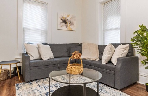 Weinland Park Apartment | Nice 4-bedroom duplex apartment in Columbus