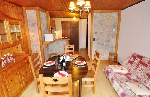 La Chapelle-d'Abondance Apartment | Nice apartment for 6 people with WIFI, TV, balcony and pets allowed
