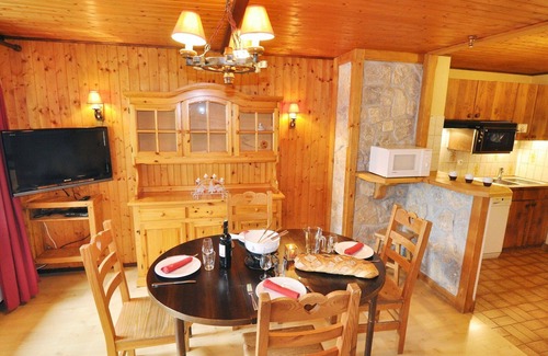 La Chapelle-d'Abondance Apartment | Nice apartment for 6 people with WIFI, TV, balcony and pets allowed